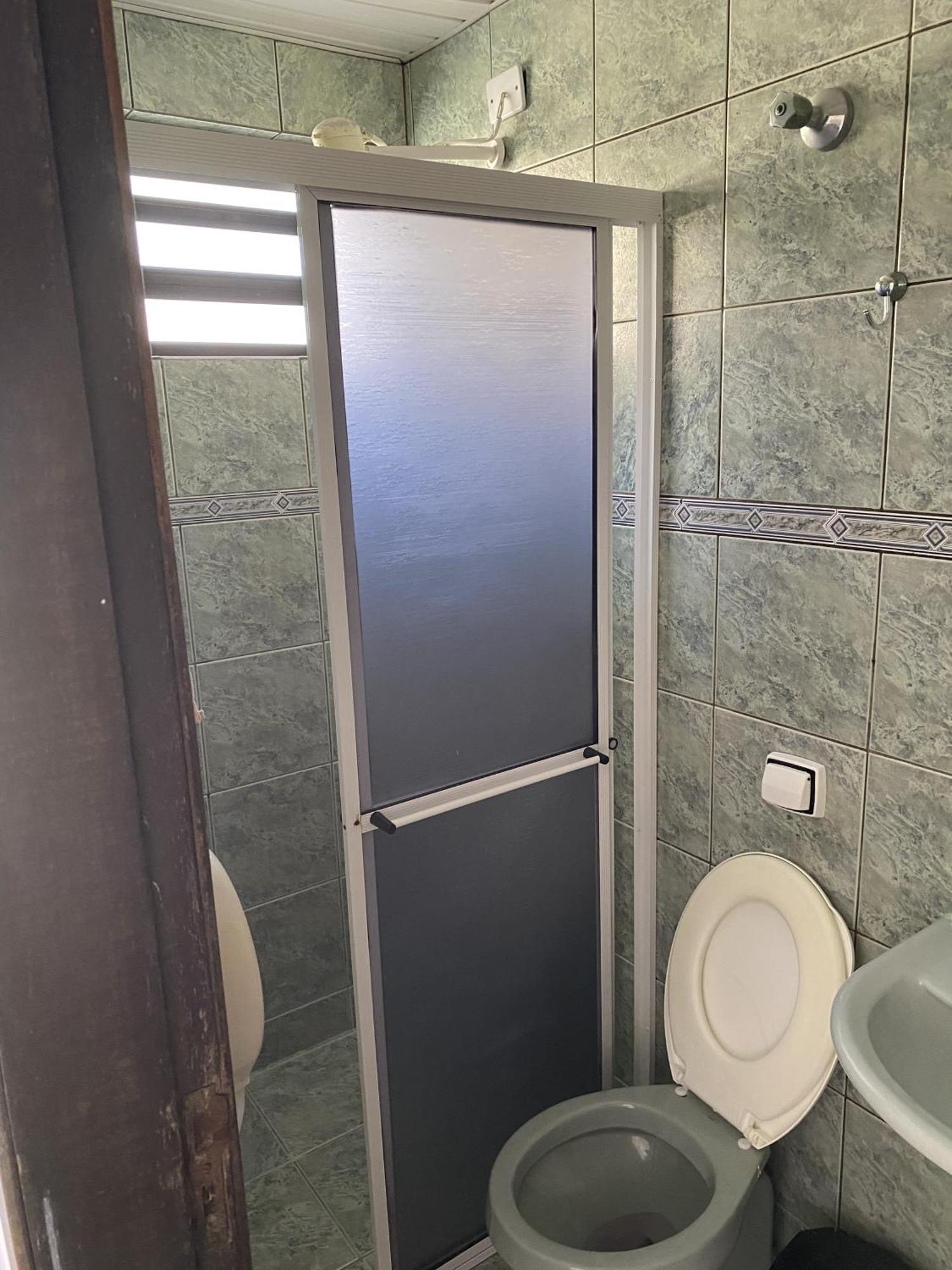 Triple Room Bathroom,1731532096:JPEG